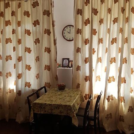 Абазинская 35 Szuhumi Kültér fotó